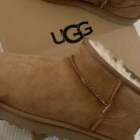 UGG
